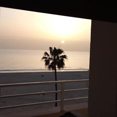 Apartmán Paseo Maritimo Playa Victoria Frontal Mar Cádiz